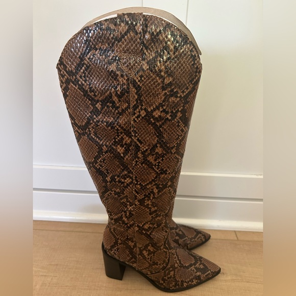 The Drop Cassandra Faux Snakeskin Knee-High Western Boots - Picture 2 of 11